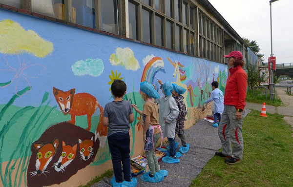 99 Kinder gestalteten die Wände nach ihren Ideen neu. Fotos: Anne Kraatz