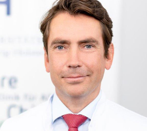 Prof. Dr. Tobias Keck ist Direktor der Klinik für Chirurgie des UKSH in Lübeck. Foto: UKSH
