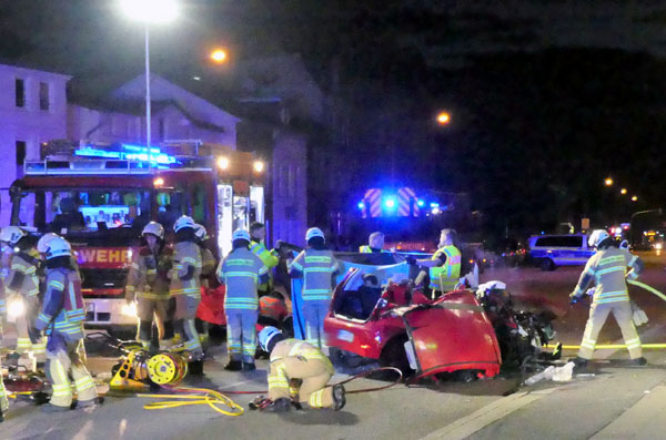 Die Polizei hat erste Details nach dem schweren Unfall in der Fackenburger Allee veröffentlicht. Fotos: STE