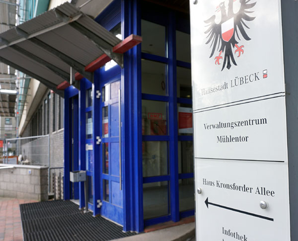Am Donnerstag informieren die Schuldnerberatungsstellen vor dem Verwaltungszentrum Mühlentor.