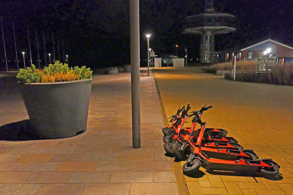 Nachts betrunken mit dem Scooter nach Hause? Die Polizei kündigt Kontrollen an. Foto: Karl Erhard Vögele/Archiv