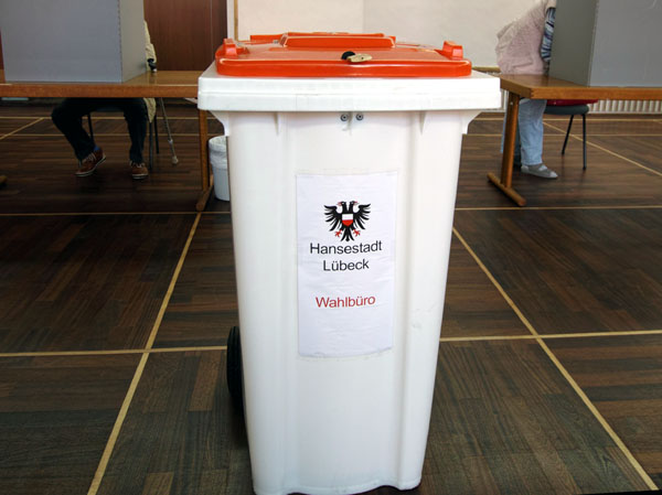 Die Stimmabgabe zur Bundestagswahl ist in Lübeck gestartet.