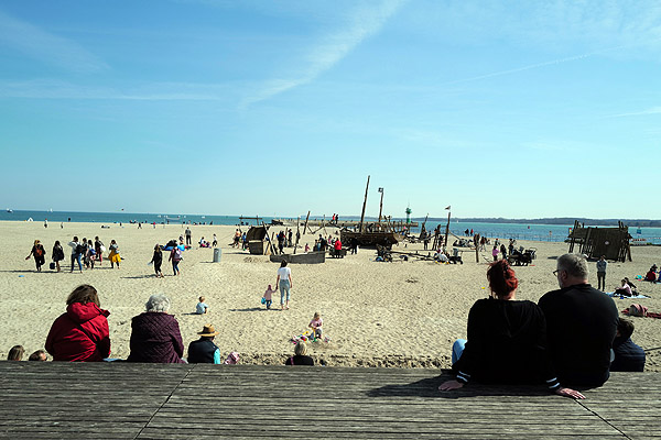 Viele Lübecker genossen den Samstag mit viel Sonnenschein und warmen Temperaturen. Fotos: Karl Erhard Vögele