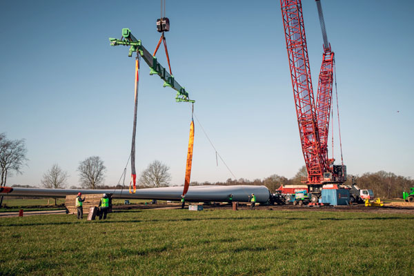 Die Stadtwerke Lübeck haben zusammen mit der STAWAG einen Windpark im Kreis Rendsburg-Eckernförde in Betrieb genommen. Foto: Annika Rosenkötter