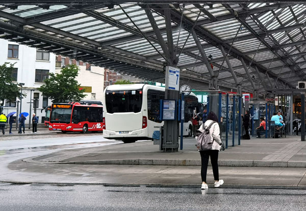 Die Bushaltestelle für Ersatzverkehr muss vom Retteich an den ZOB verlegt werden. Foto: Archiv