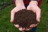 Kompost ist ein wertvoller Rohstoff. Die Wählergruppe „INI“ gibt ihn in Herrnburg kostenlos ab. Foto: hfr